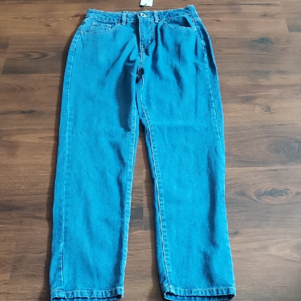 NWT, Boohoo, Mom Fit Blue Jeans